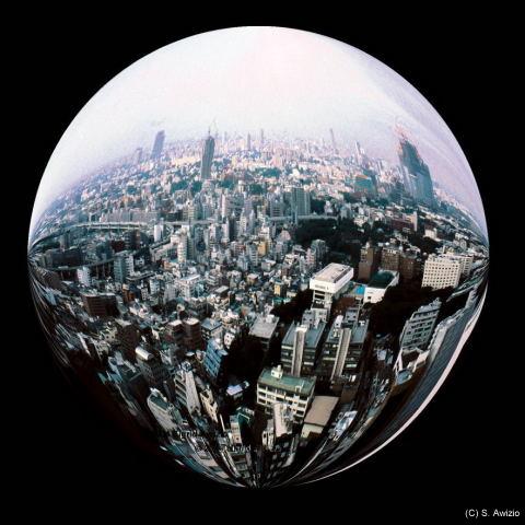 Globalisierung - Tokio - (C) S. Awizio, 2001